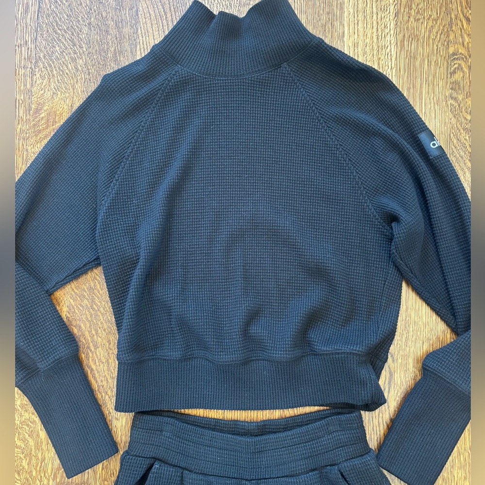 Allo Yoga Black Waffle Wave  Long Sleeve Mock Turtleneck